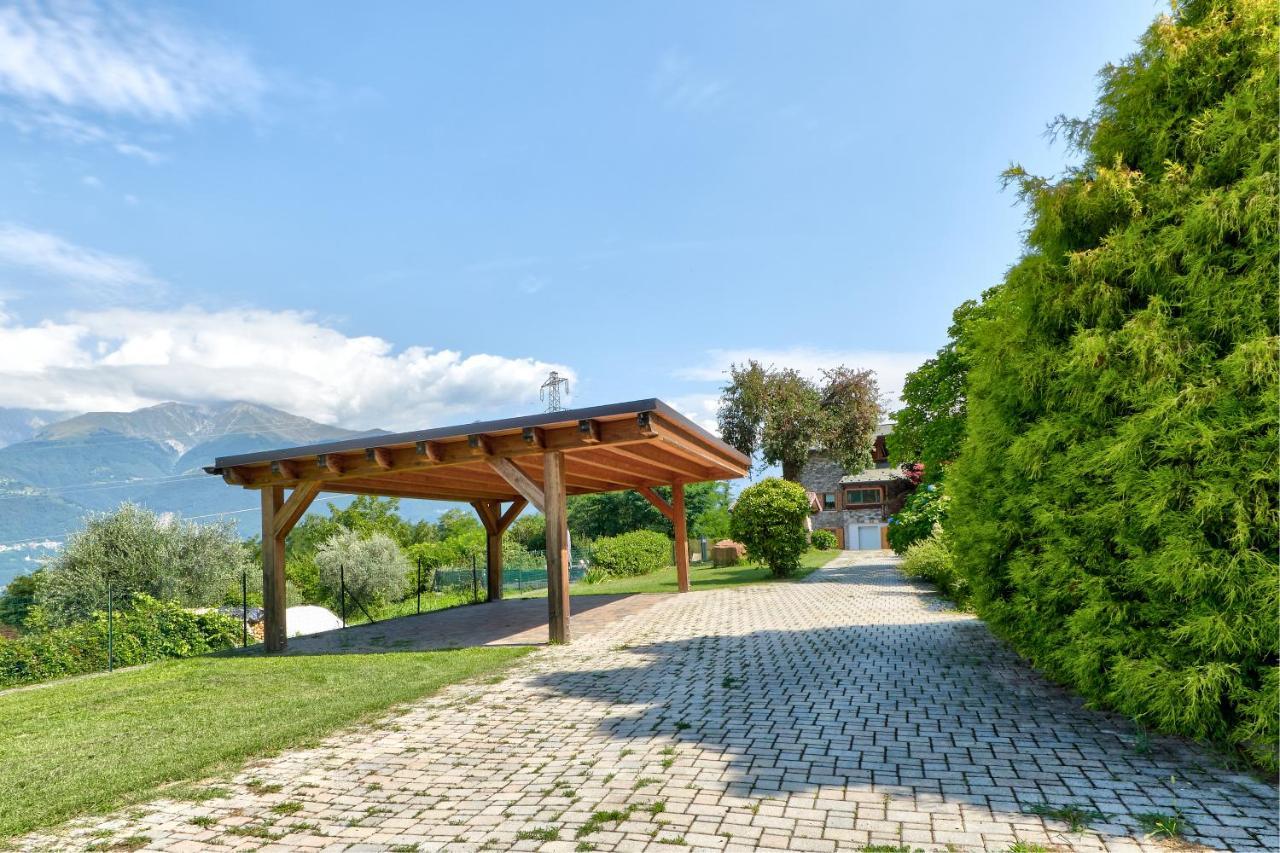 Chalet Con Piscina E Vista Panoramica Colico Exterior photo
